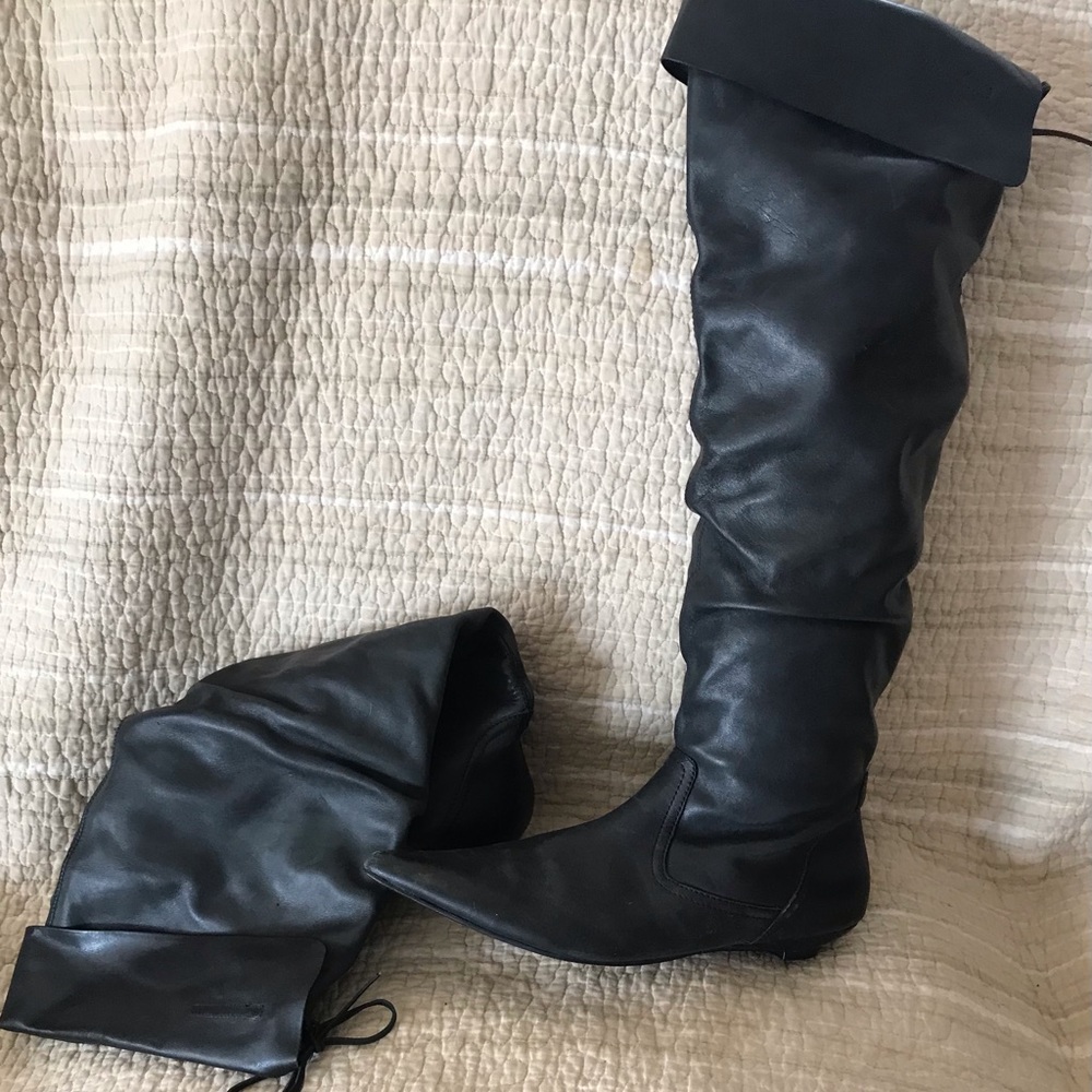 Knee high slouch faux leather boots, flat heel.